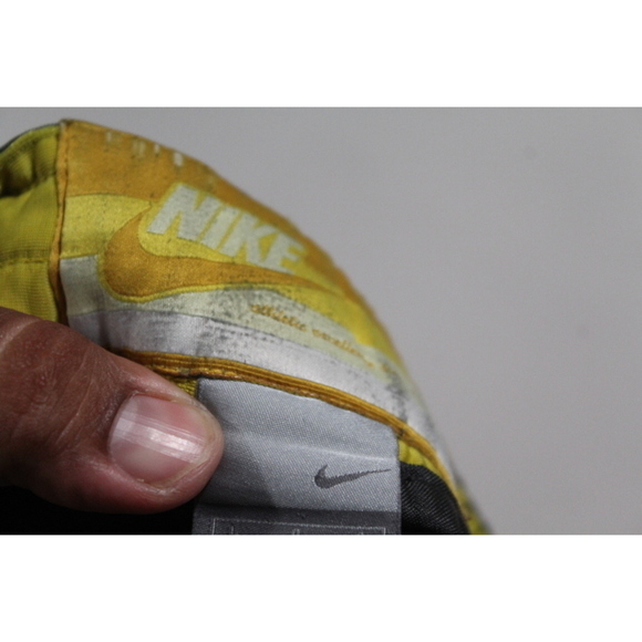 Nike Men Gray Yellow Shorts Active Vintage Size Large - Picture 2 of 9